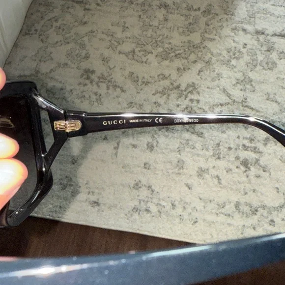 Gucci Black Designer Sunglasses - Picture 3 of 4